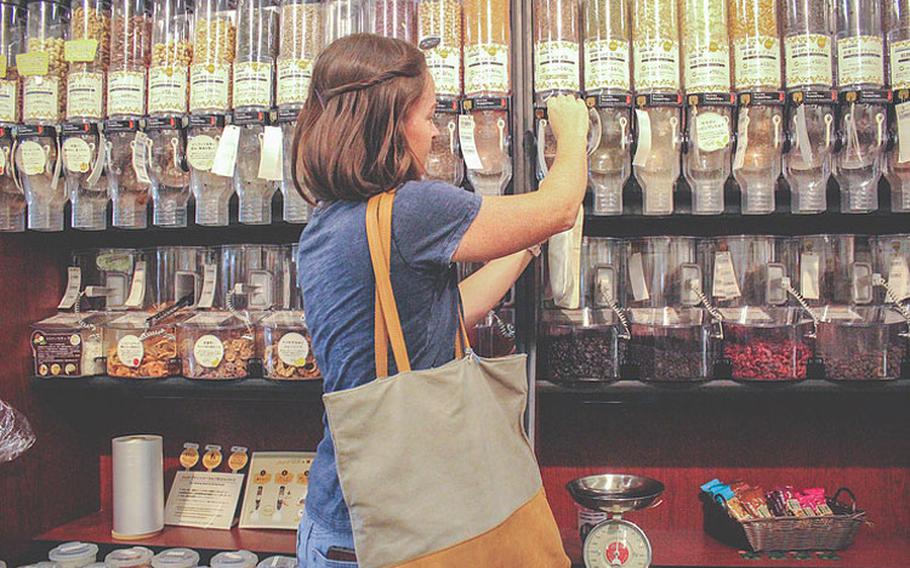 Using my Simple Ecology cotton bags to buy lentils (Photos by Allie Whalen)