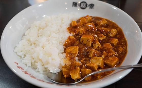 Chinmahan (mapo tofu over rice) a.k.a. the “taste of Gotanda” dazzles spicy food lovers on Okinawa as well.