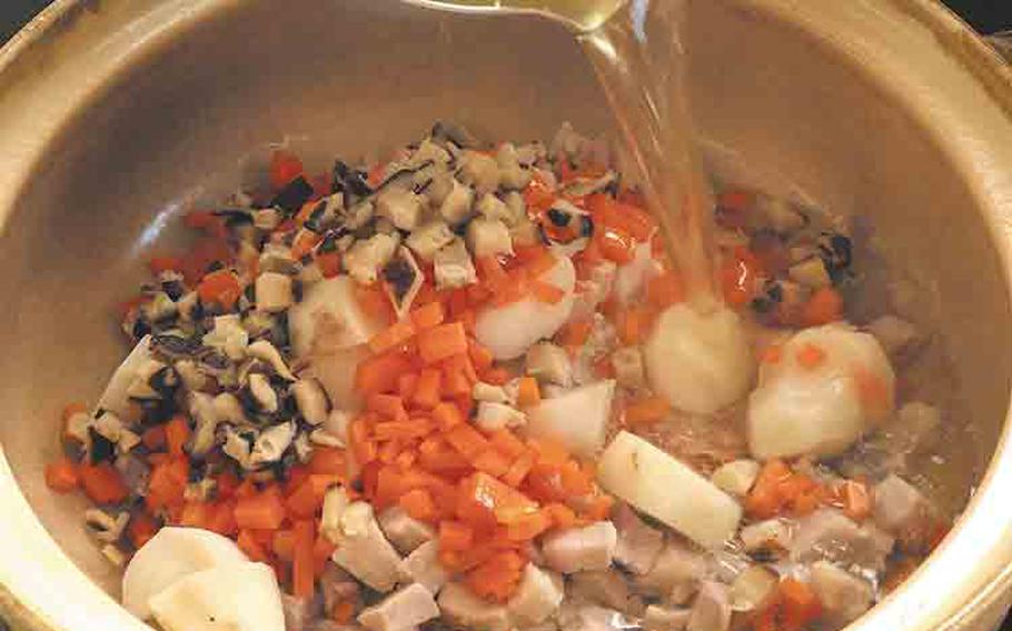 Put the ingredients in a pot and add bonito broth, salt, and soy sauce.