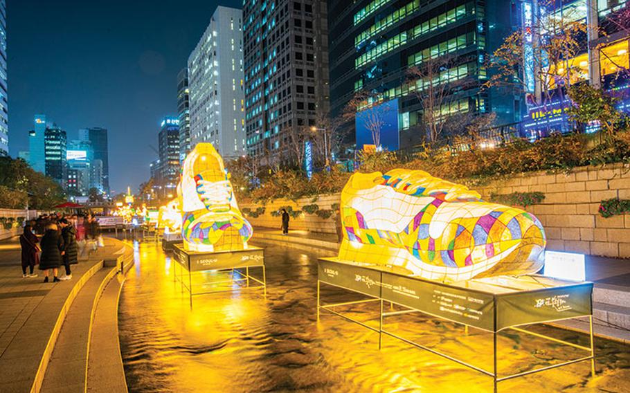 there are some shoe-shaped illumination on the river.