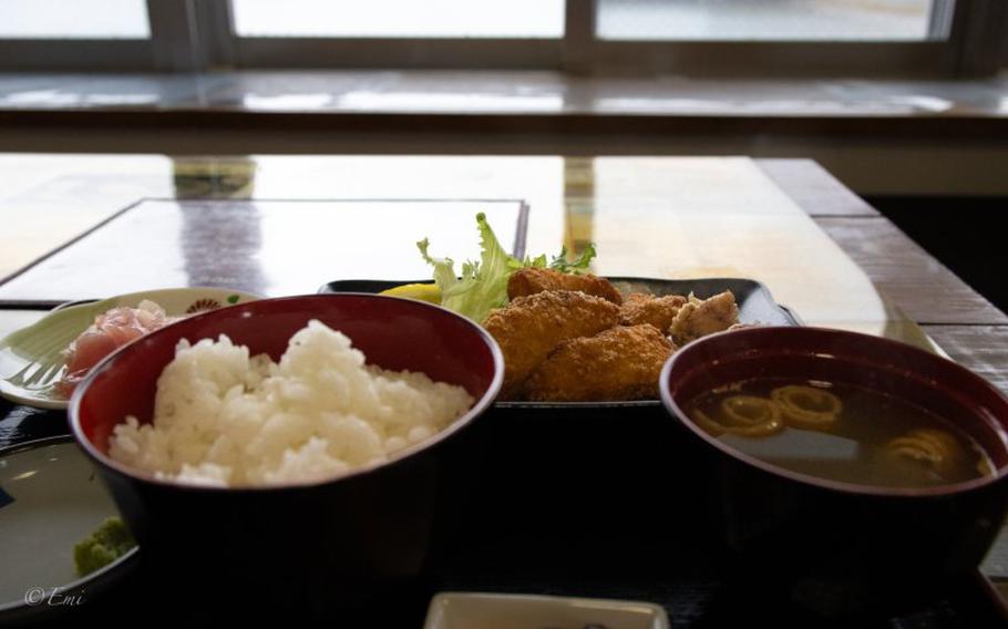 Fresh fish—especially Kajiki (marlin)—is a local favorite in Yonaguni. Most restaurants serve it as sashimi, fried, or in a variety of small appetizers.