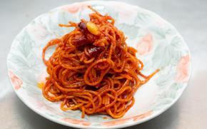Okoge pasta on a plate.
