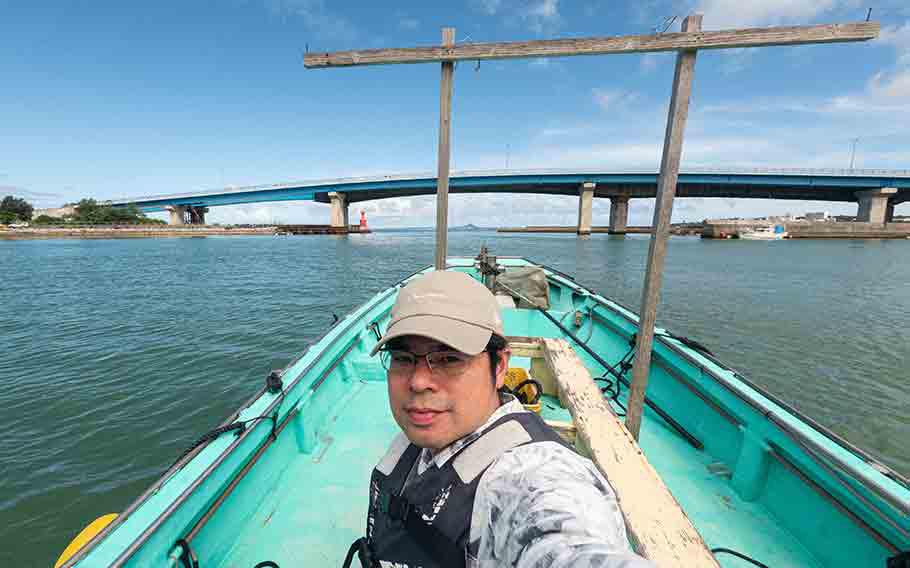 Shoji on a boat
