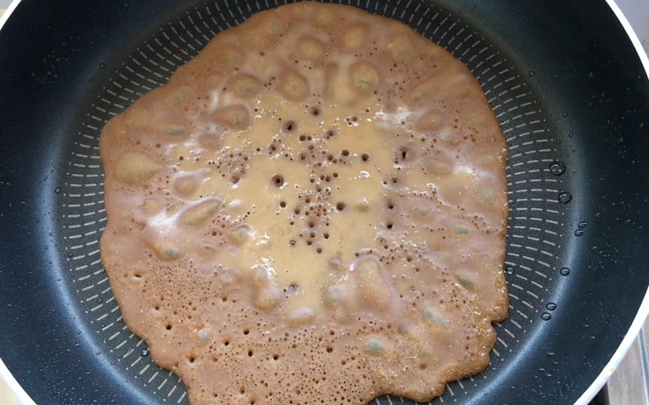 In a pan, pour a little mixture as you would a crepe or pancake. Use oil or non-stick spray so the cakes do not stick to the pan.