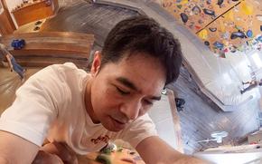Shoji enjoys bouldering.