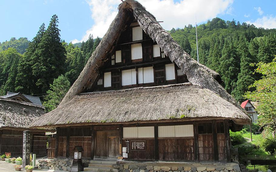 Hands-in-prayer farmhouse in Gokayama, photo by Takahiro Takiguchi