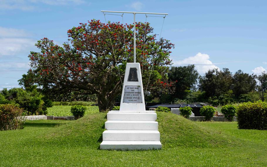 Ernie Pyle Monument