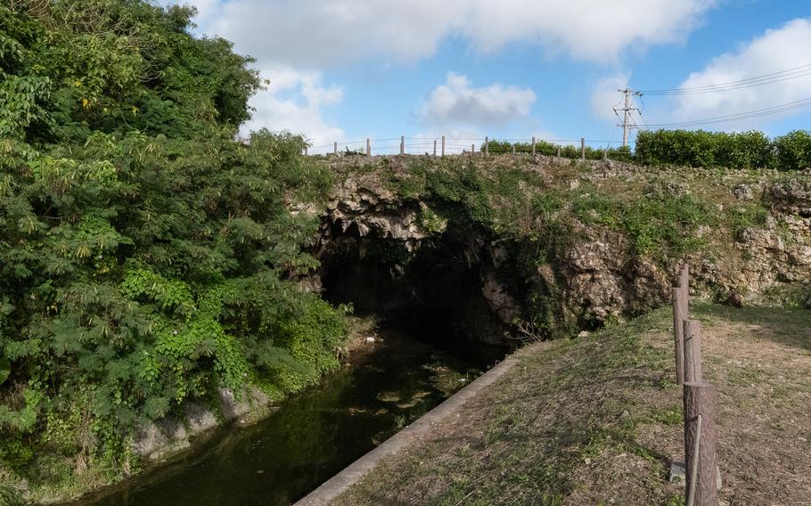 Hanandaa (limestone bridge)